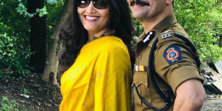 आयपीएस विश्वास नांगरे पाटील यांनी पत्नीस दिल्या वाढदिवसाच्या शुभेच्छाः दोघांचे कधी न पाहिलेले फोटो पहा