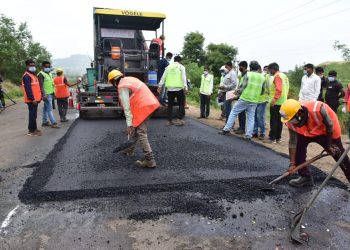 अजित पवार यांच्या मामेभावाच्या कंपनीने केला विश्वविक्रम, एका दिवसात 39.671 किलोमीटरचा तयार झाला रस्ता