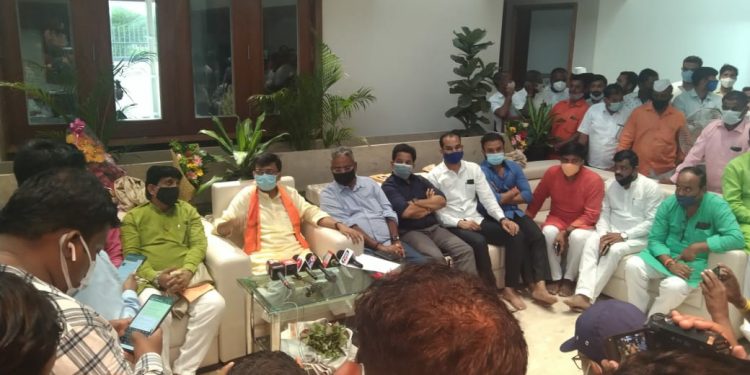 राष्ट्रवादीचे आमदार दिलीप मोहितेंचा माज शिवसेना उतरवेल : खासदार संजय राऊत