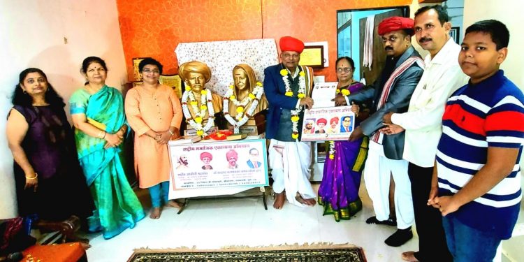 वडगांवकर दांपत्यांच्या लग्नाचा 55 वा वाढदिवस सत्यशोधक पद्धतीने विवाह करून साजरा