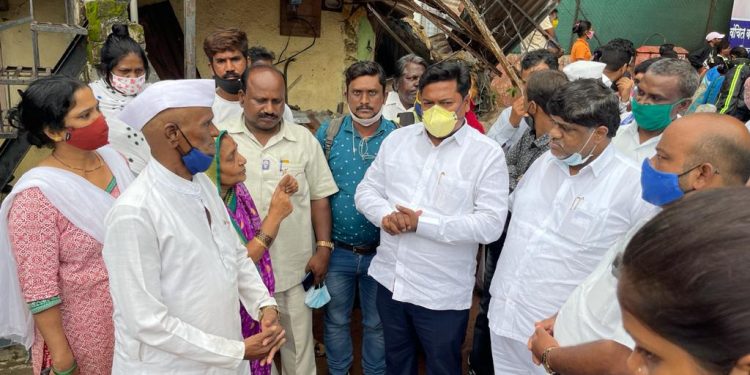 बसपा झोपडपट्टीधारकांचा लढा ताकदीने लढेलः बसपा प्रदेशाध्यक्ष अॅड.संदीप ताजने