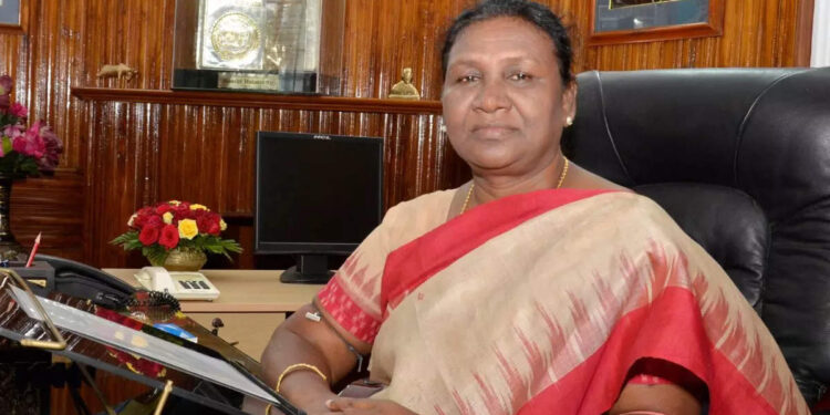 राष्ट्रपतीपदासाठी मतमोजणी सुरू. मुर्मू आघाडीवर