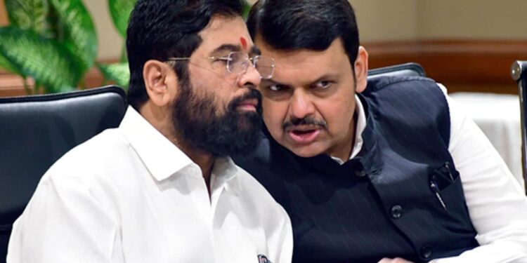 महाविकास आघाडीतील ‘ठेकेदारांवर’ शिंदे-फडणवीस सरकारची नजर