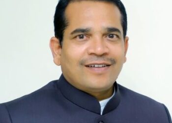 भाजपा आमदार अभिमन्यू पवारांनी पाडले काँग्रेस, राष्ट्रवादी, शिवसेनेला खिंडार