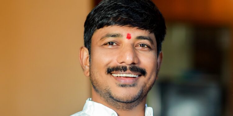 कदमवाकवस्ती पंचवार्षिक ग्रामपंचायत निवडणुकीत नवपरिवर्तन पॅनलकडे ग्रामस्थांचा ओढा