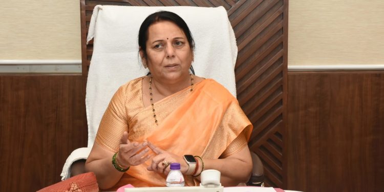 गिरीश बापट म्हणत असणार यांना मतदान करू नका.