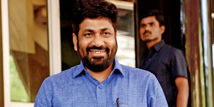 अमरावतीत सभेच्या मैदानावरुन पोलिस अन् बच्चू कडूंमध्ये खडाजंगी!