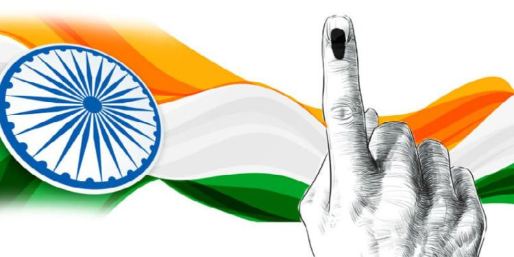 मतदानाला दांडी मारण्याचा प्लॅन केलेल्या आई-बाबांना चिमुकल्याने शिकवला धडा!