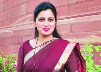 मोदींच्या हवेच्या फुग्यात कोणी राहू नका!