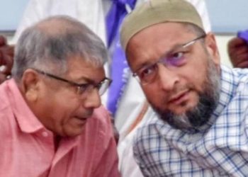 पतंग कटण्याचे संकेत म्हणूनच अकोल्यात पाठिंब्याचं नाटक!