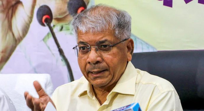 ‘वंचित’करतंय ठाकरे शिवसेनेला टार्गेट!