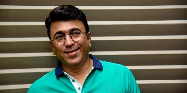 “आम्ही तुम्हाला किंमतही देत नाही,” – पुष्कर श्रोत्री