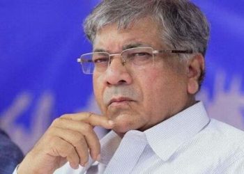 शरद पवारांचं आगीत तेल ओतण्याचं काम चालू आहे!