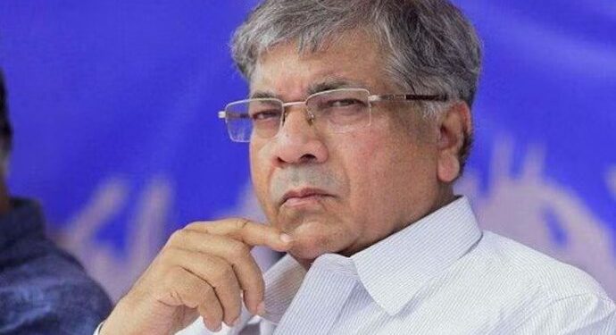 शरद पवारांचं आगीत तेल ओतण्याचं काम चालू आहे!