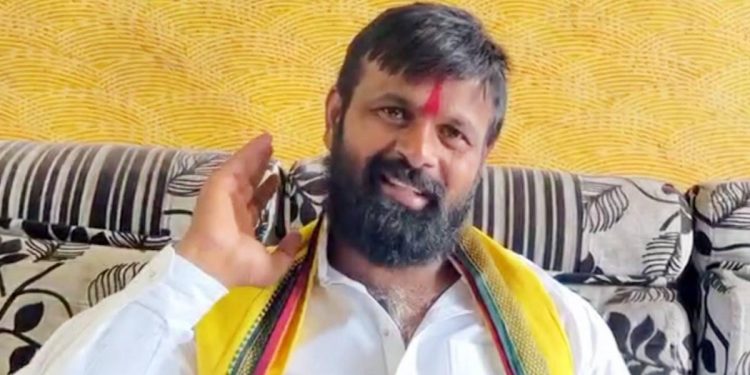 ओबीसी समाज लक्ष्मण हाकेंसाठी आक्रमक!