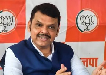 “देवेंद्र फडणवीस साधे सरळ राजकारणी आहेत.कुणाला पाडण्याचे, खेचण्याचे राजकारण ते करत नाहीत!”