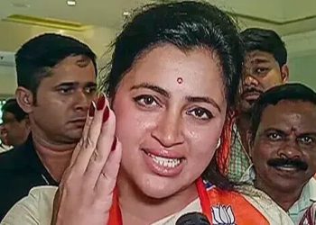 नवनीत राणांनी उद्धव ठाकरेंची लायकी काढली!