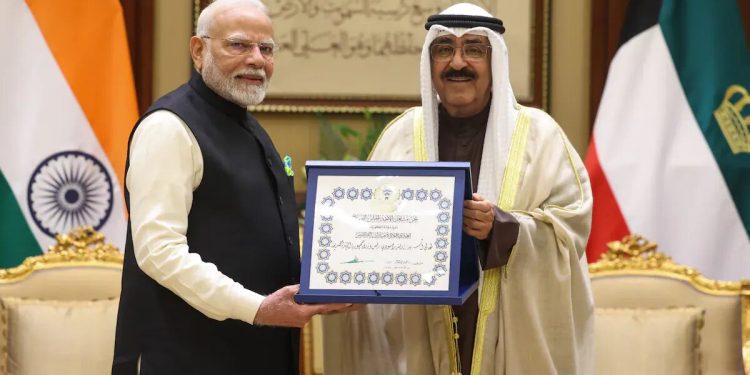 पंतप्रधान मोदींना मिळाला कुवेतचा सर्वोच्च नागरी सन्मान, ‘द ऑर्डर ऑफ मुबारक अल कबीर’!