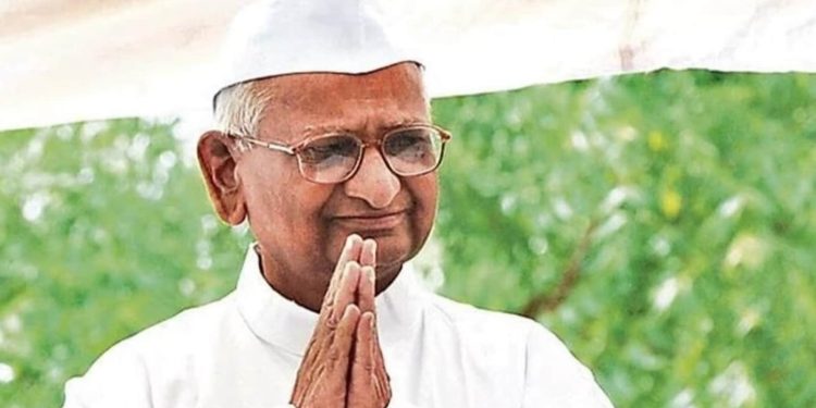 संजय राऊतांनी केलेल्या टीकेला अण्णा हजारे यांचं एका वाक्यात उत्तर!