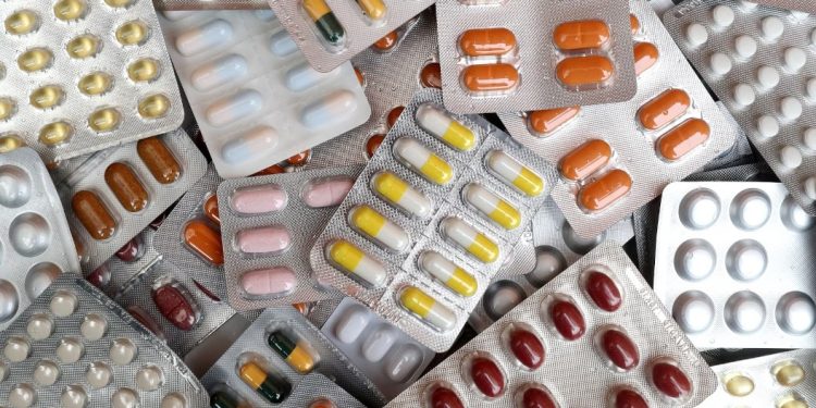 धुळ्यातील कॉलेज तरुणांचा गुंगीच्या औषधांचा कारनामा उघडकीस! 