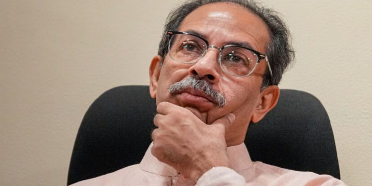 कोकणात ठाकरेंचे बुरुज एकापाठोपाठ ढासळू लागले!