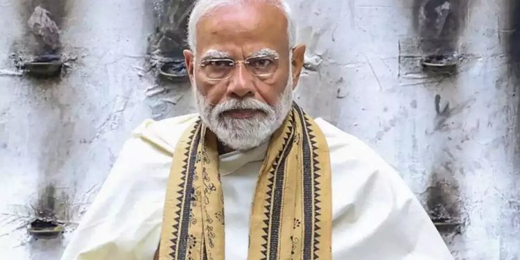 नरेंद्र मोदी यांचा उत्तराधिकारी ठरविण्यासाठीच….
