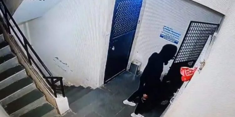 पुण्यातील सोसायटीत घुसले सशस्त्र मुखवटाधारी!