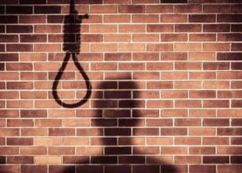 सांगलीच्या माजी महापौरांचा साडीला लटकून जीव देण्याचा प्रयत्न!