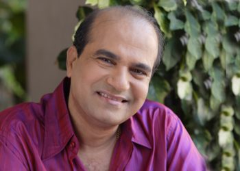 प्रसिद्ध गायक सुरेश वाडकरांवर नियमभंगाचा ठपका!