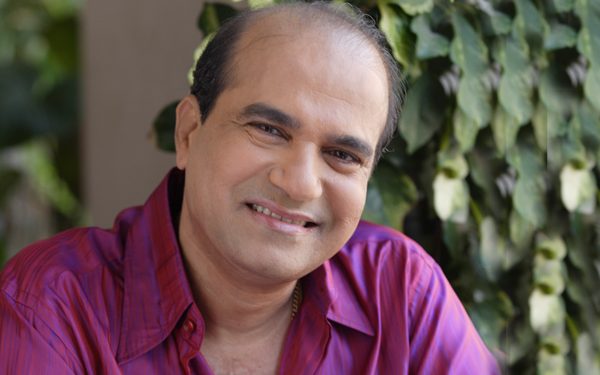 प्रसिद्ध गायक सुरेश वाडकरांवर नियमभंगाचा ठपका!