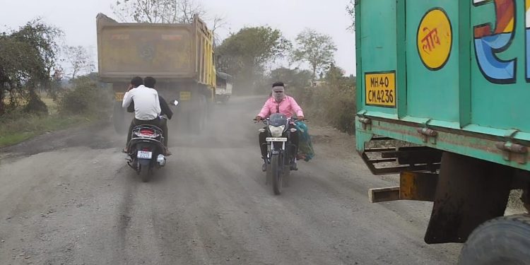 चांपा-हळदगांव-परसोडी-सायकी रस्त्याच्या दुरवस्थेवर ग्रामस्थांचा आंदोलनाचा इशारा!