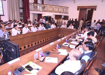 पुणे विभागातील कोविड-19 परिस्थितीचा उपमुख्यमंत्री अजित पवार यांच्याकडून आढावा!