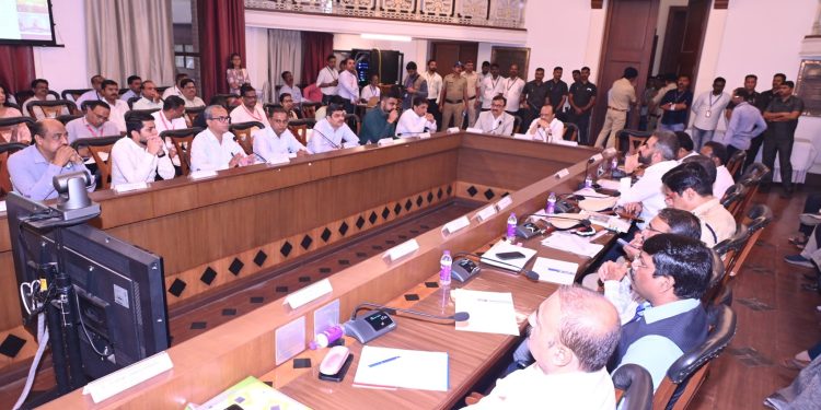 पुणे विभागातील कोविड-19 परिस्थितीचा उपमुख्यमंत्री अजित पवार यांच्याकडून आढावा!