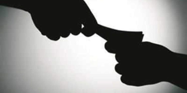 पातूरचे नायब तहसिलदार ACB च्या जाळ्यात!