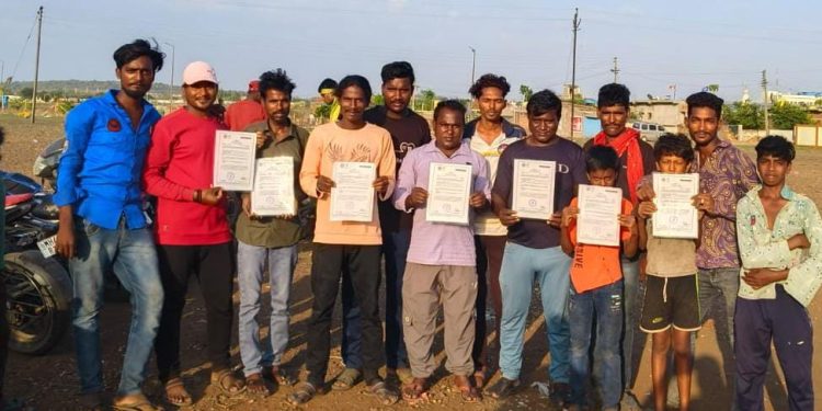 कळमेश्वर तालुक्यातील 284 पारधी विद्यार्थ्यांना जात प्रमाणपत्र वाटप!