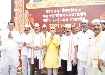 मदत व पुनर्वसन विभागाच्या आषाढी वारीतील जनजागृती अभियानास मंत्री मा.ना.श्री मकरंद आबा पाटील यांची भेट!