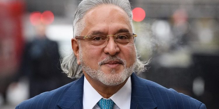 RCB ने ट्रॉफी पटकवताच विजय मल्ल्याला अपार आनंद!