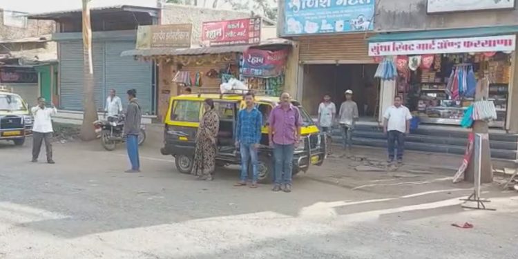 या गावात राष्ट्रगीताशिवाय एकही दुकान सुरू होत नाही!