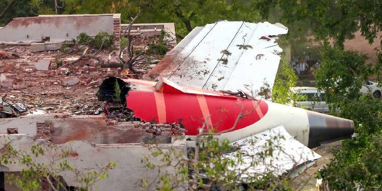 एअर इंडियातून 3 अधिकाऱ्यांच्या हकालपट्टी निश्चित?