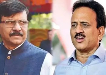 “मी बाहेर पडतो”, गिरीश महाजनांचा निरोप आला होता!