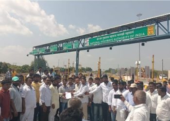 संत तुकाराम महाराज पालखी महामार्गावर काम पूर्ण होण्या अगोदरच टोल वसुली!