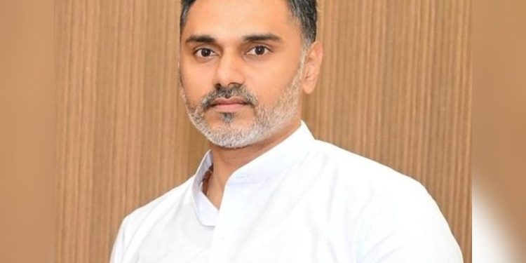 संजय राऊतांवर गृहराज्यमंत्री योगेश कदम भडकले!