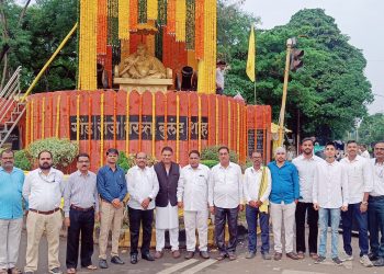 नागपूर नगरीचे संस्थापक गोंड राजे बक्त बुलंद शहा यांची जन्म जयंती उत्साहात साजरी!