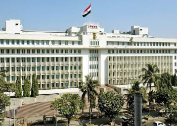 वादात सापडलेल्या मंत्र्यांवर कारवाई होणार?