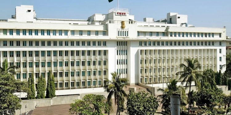 वादात सापडलेल्या मंत्र्यांवर कारवाई होणार?