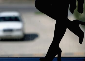 स्पा सेंटरच्या नावाखाली अश्लील व्यवसाय!