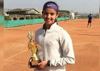 लोकांच्या टोमण्यांना वैतागून मुलीची हत्त्या!