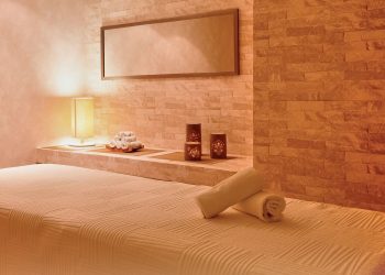 १०० स्पा सेंटरच्या नावाखाली पुण्यात सर्रास देहविक्री!