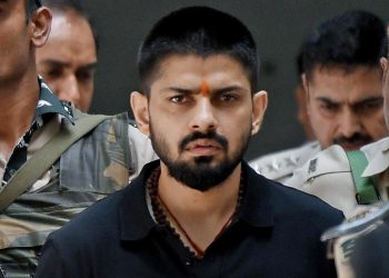 कपिल शर्माच्या कॅफेवर पुन्हा गोळीबार; सलमान खानसोबतच्या संबंधांमुळे निशाणा?