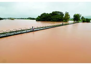 मुसळधार पावसाचा प्रभाव: कोल्हापुरात पूरस्थिती गंभीर, महामार्ग व रस्ते बंद!